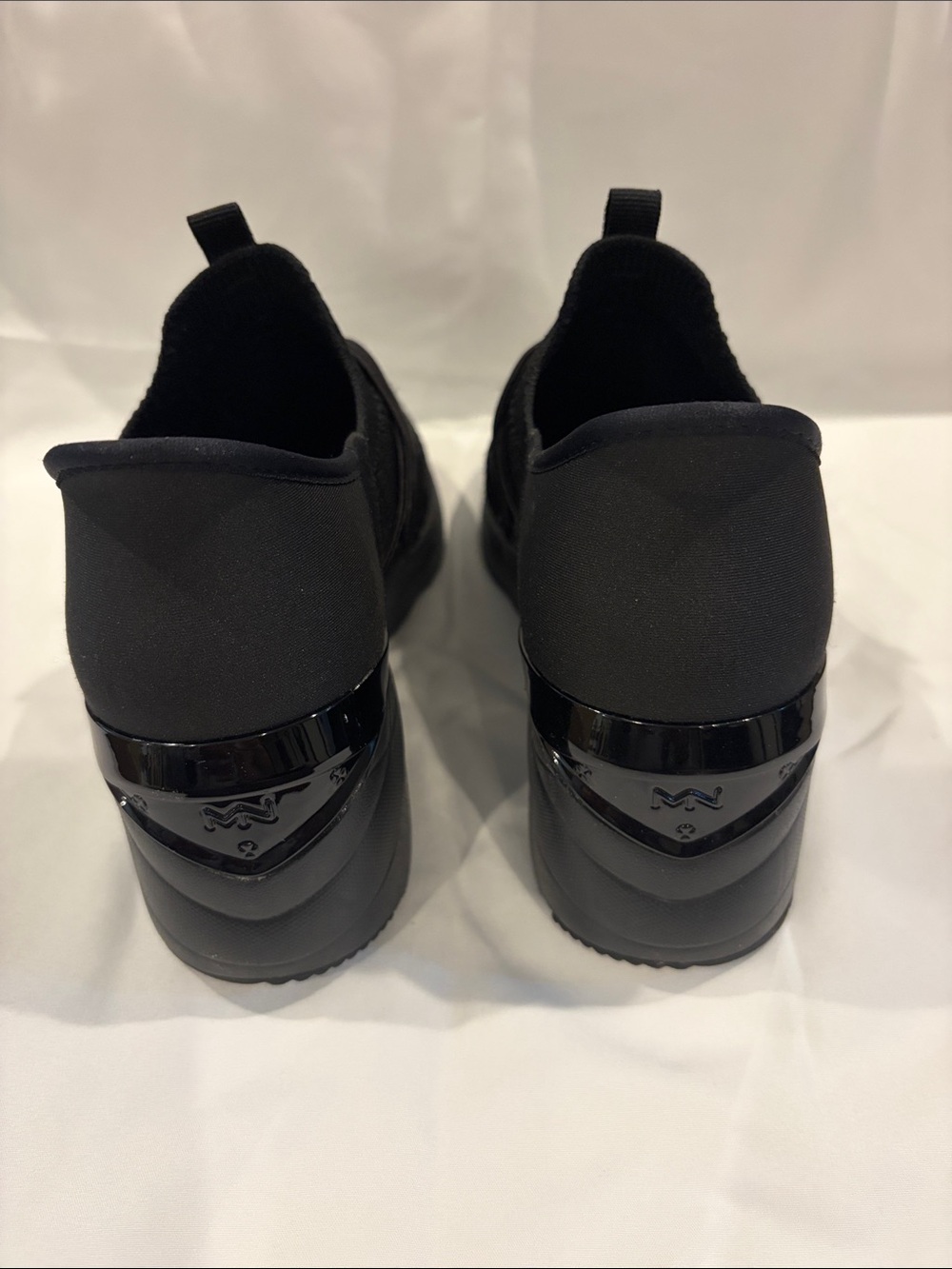 Skechers Women's Black Knit Slip-On Sneakers with Bow Accent - Picture 4 of 6
